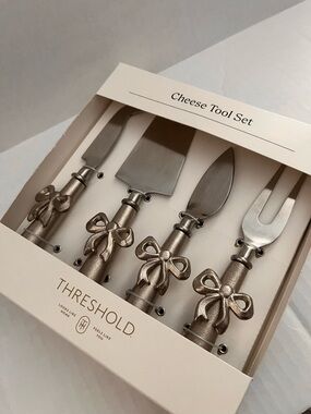 Threshold Silver Bow Cheese Tool Set
